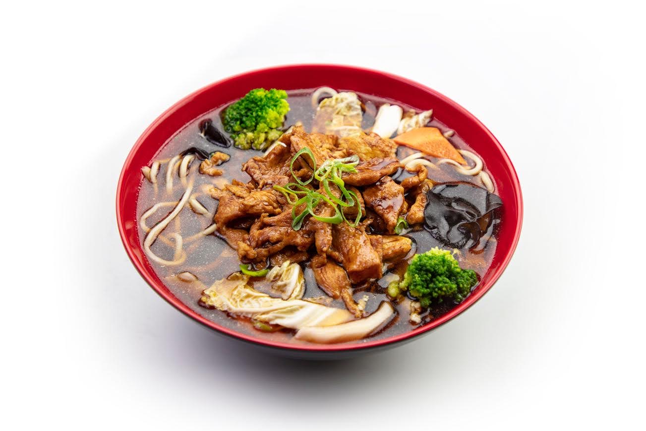 Noodle soup with meat and vegetables